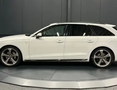 Audi A4 40 TDI S line