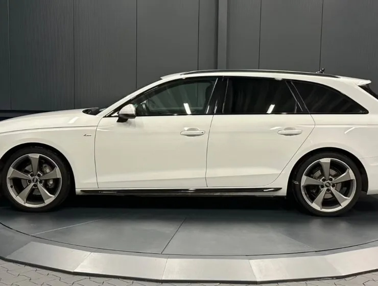 Audi A4 40 TDI S line