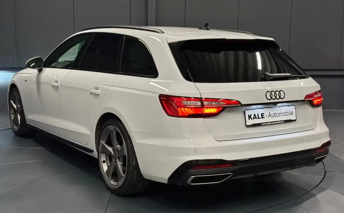 Audi A4 40 TDI S line