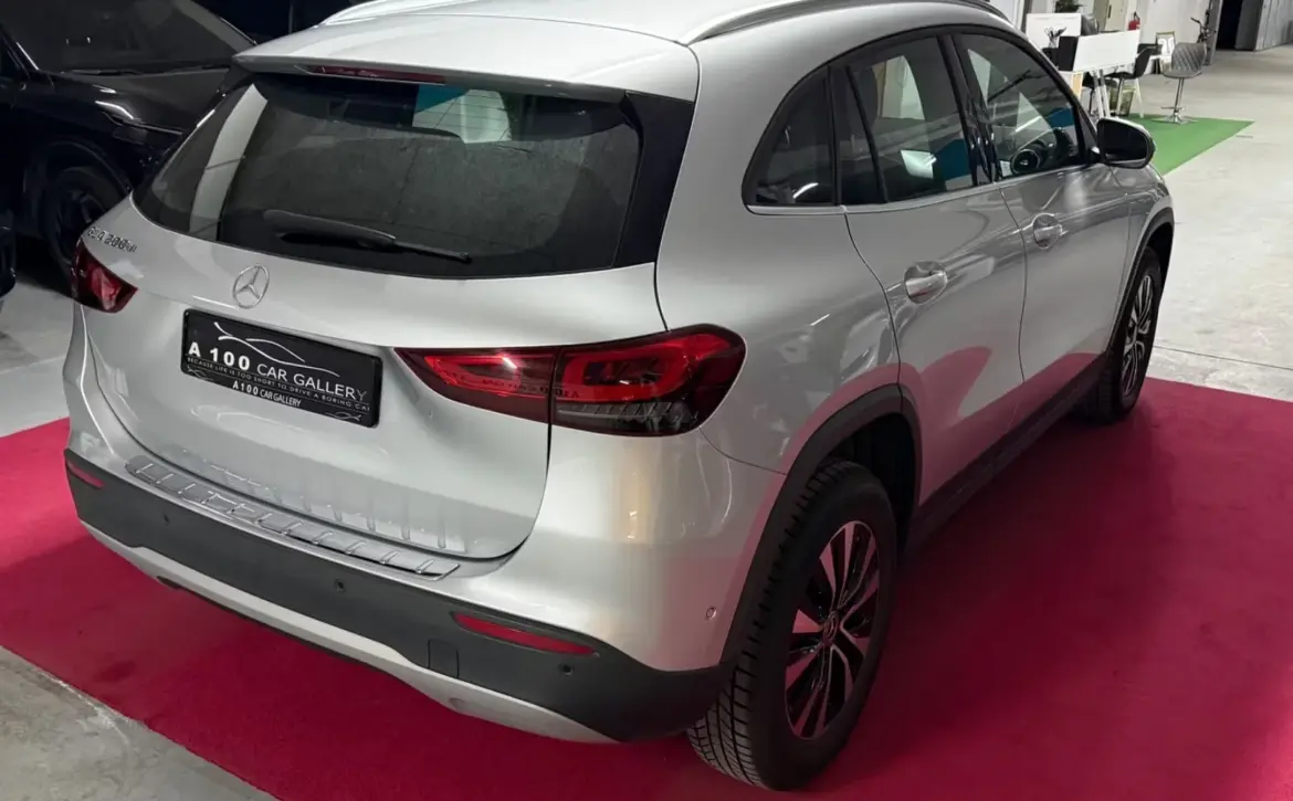 Mercedes-Benz GLA 200