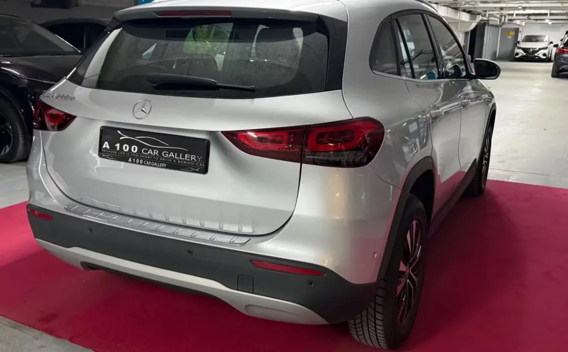 Mercedes-Benz GLA 200