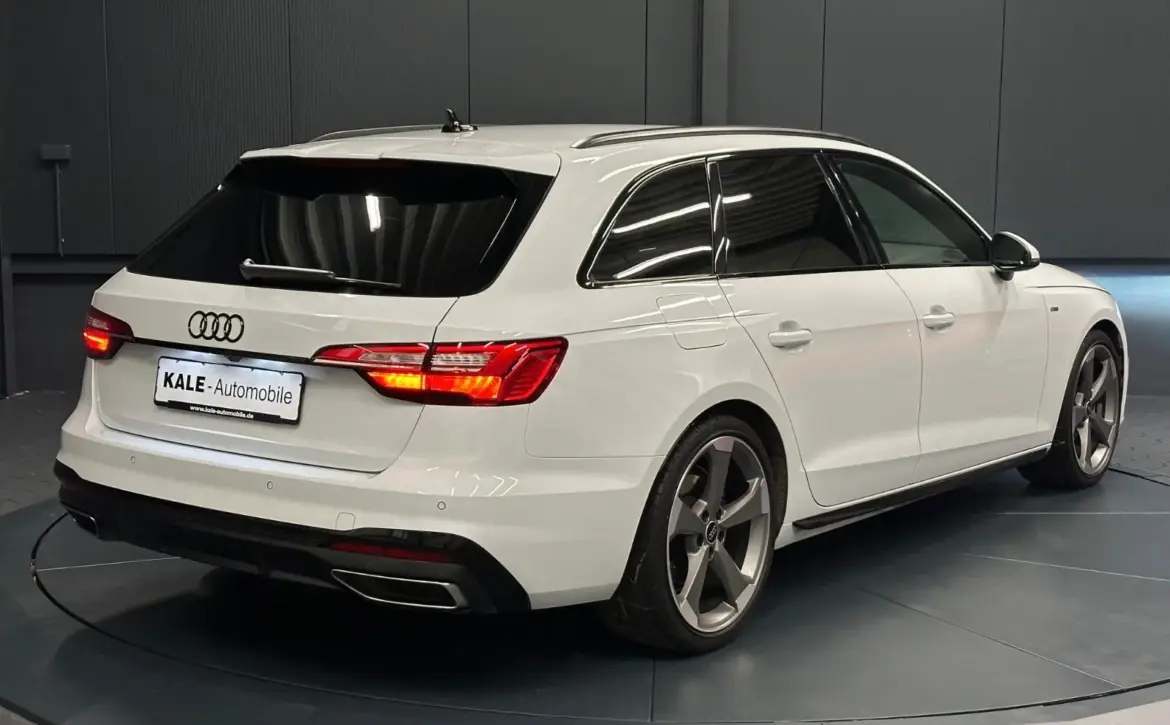 Audi A4 40 TDI S line