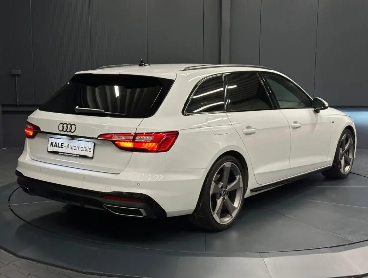 Audi A4 40 TDI S line