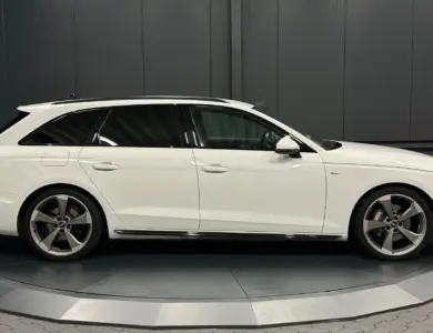 Audi A4 40 TDI S line