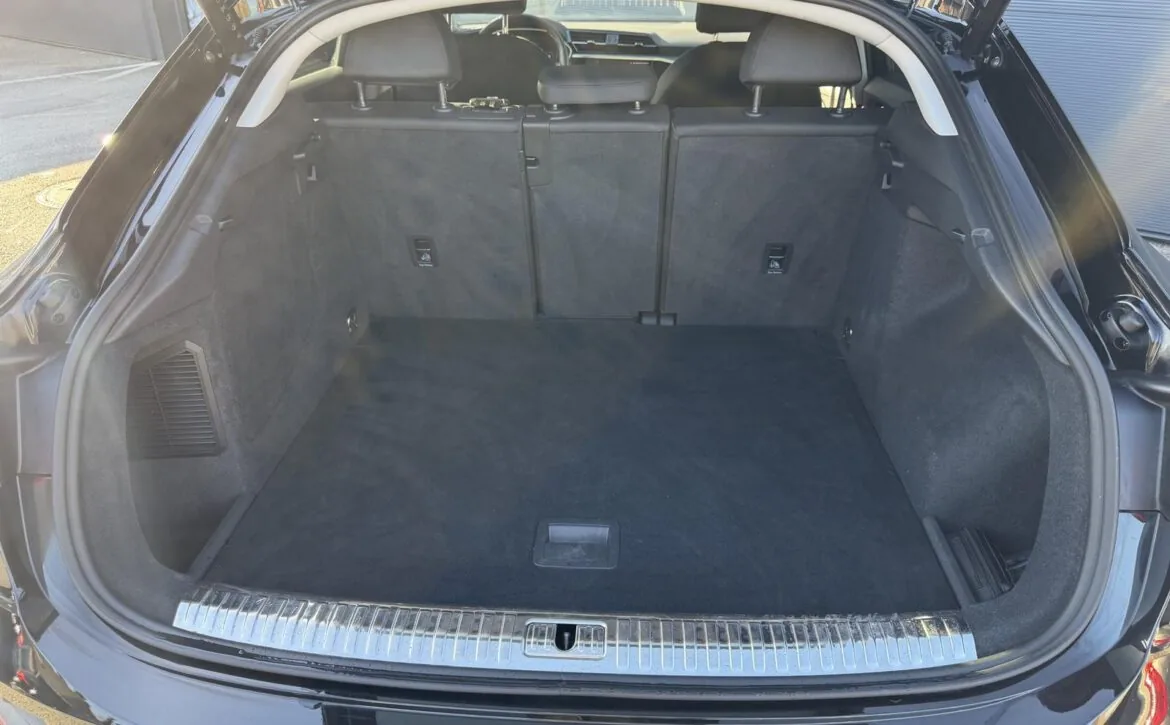 Audi Q3 45 TFSI e S line