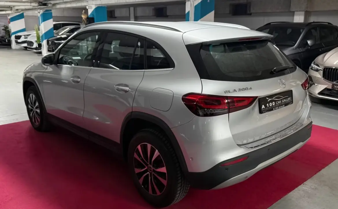 Mercedes-Benz GLA 200