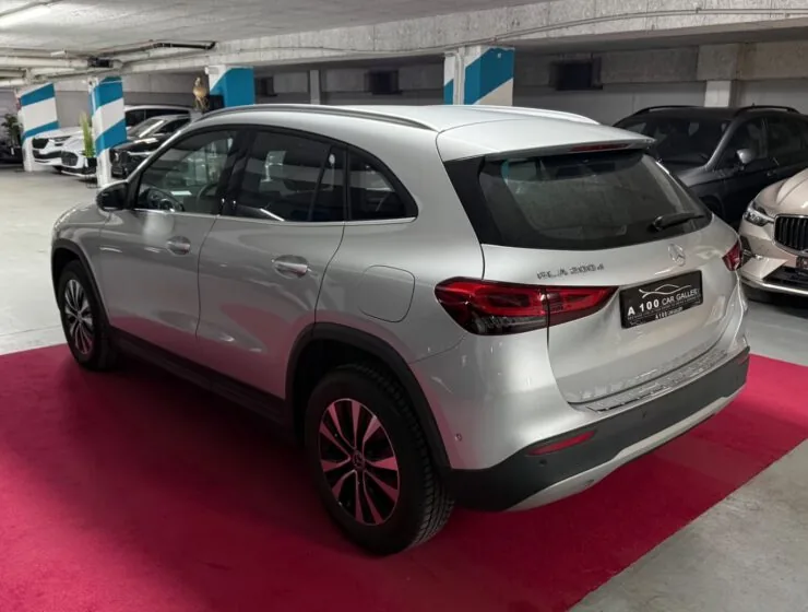 Mercedes-Benz GLA 200
