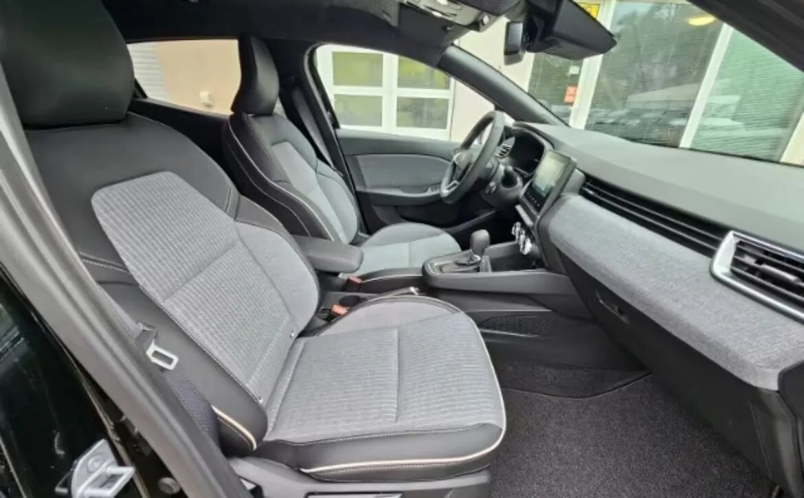 Renault Clio V Techno 1.6 E-TECH Hybrid 145 EU6e