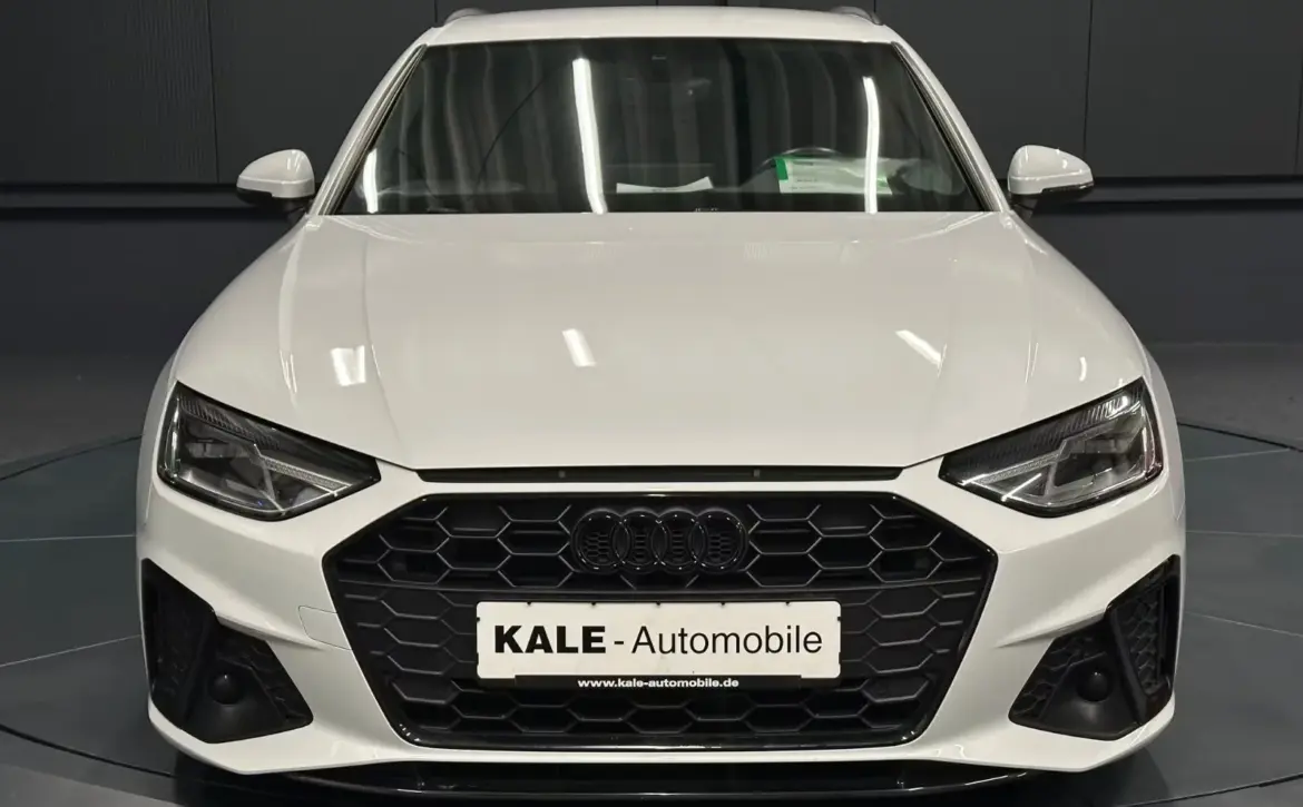 Audi A4 40 TDI S line