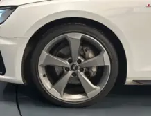 Audi A4 40 TDI S line