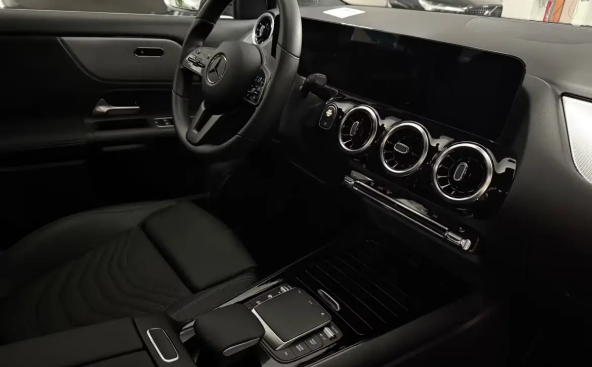 Mercedes-Benz GLA 200