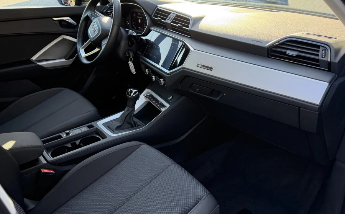 Audi Q3 45 TFSI e S line