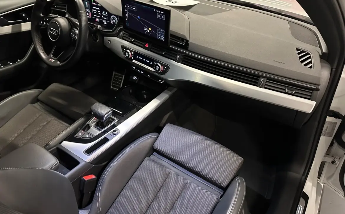 Audi A4 40 TDI S line