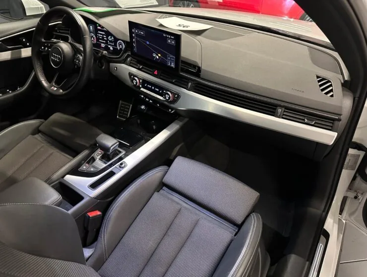 Audi A4 40 TDI S line