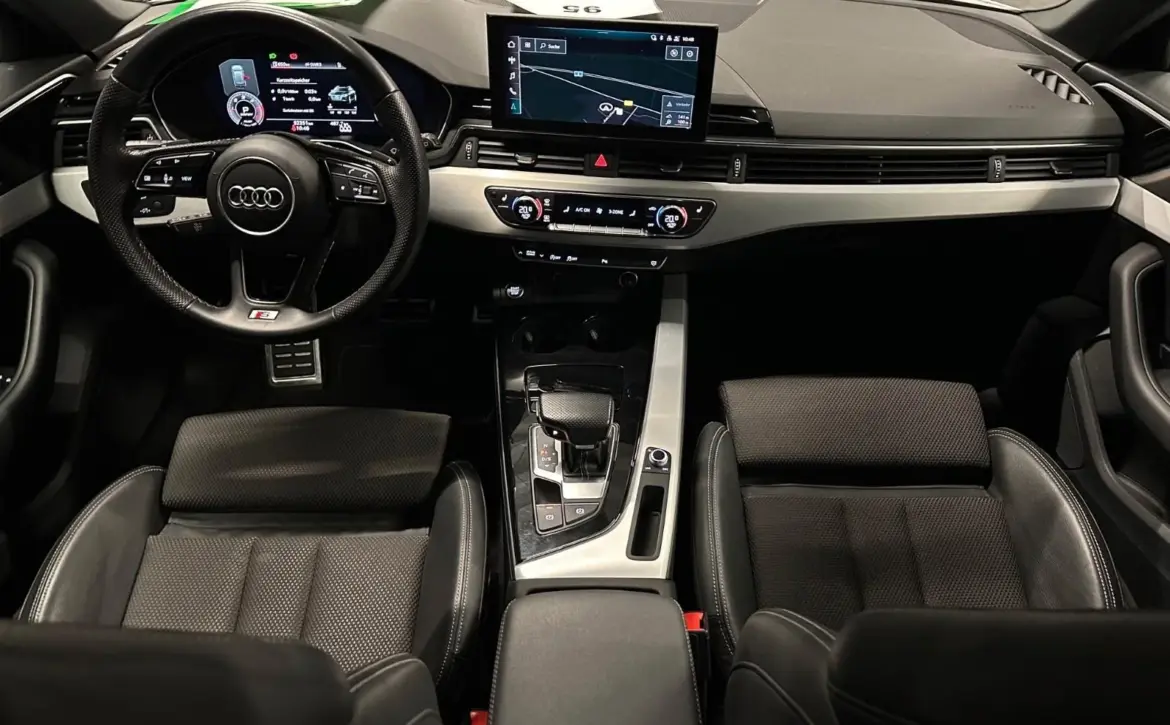 Audi A4 40 TDI S line