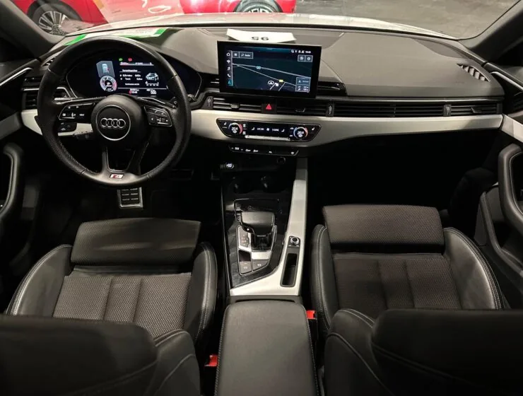 Audi A4 40 TDI S line