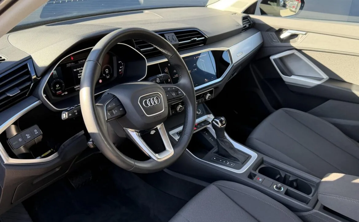 Audi Q3 45 TFSI e S line