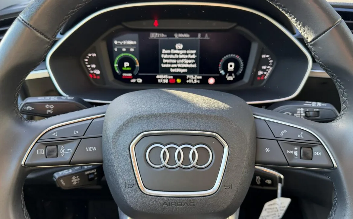 Audi Q3 45 TFSI e S line