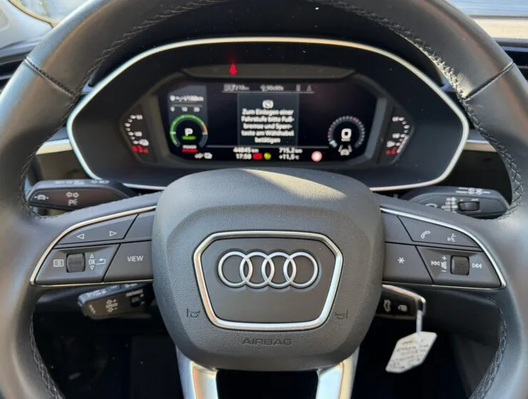 Audi Q3 45 TFSI e S line
