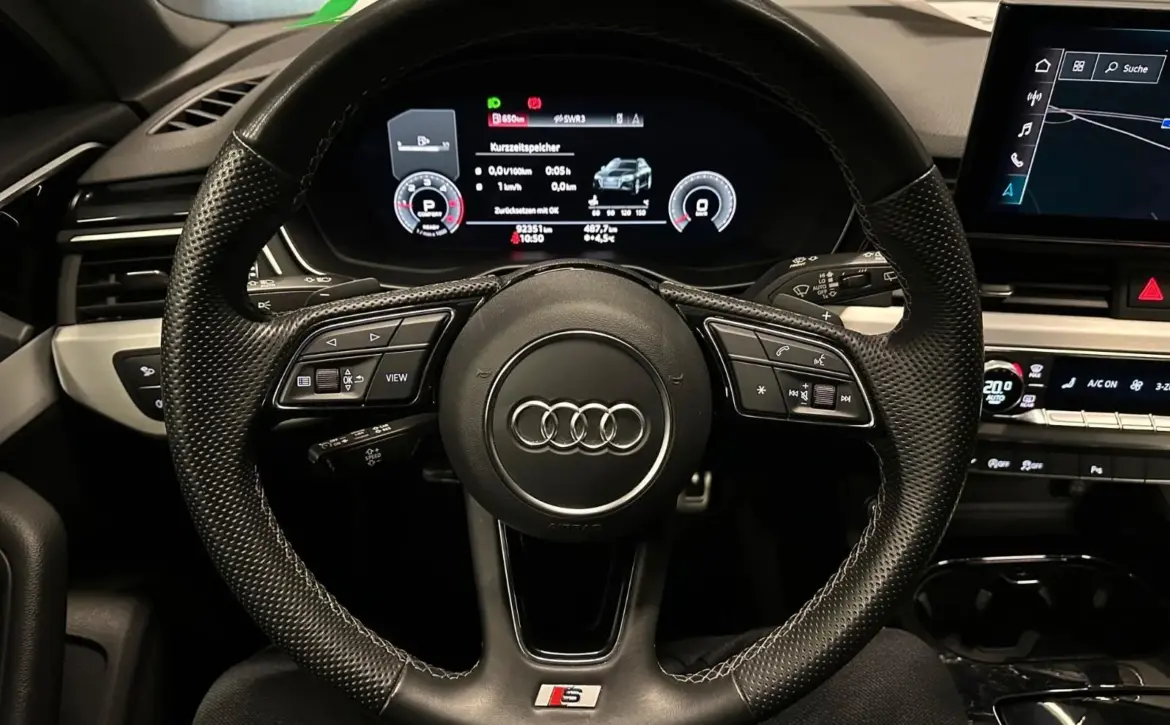 Audi A4 40 TDI S line