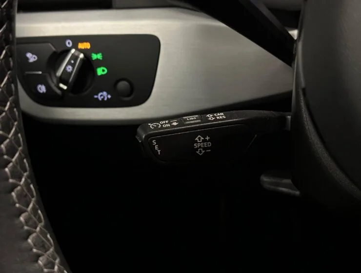 Audi A4 40 TDI S line