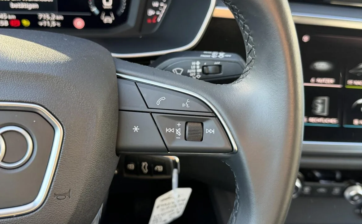 Audi Q3 45 TFSI e S line