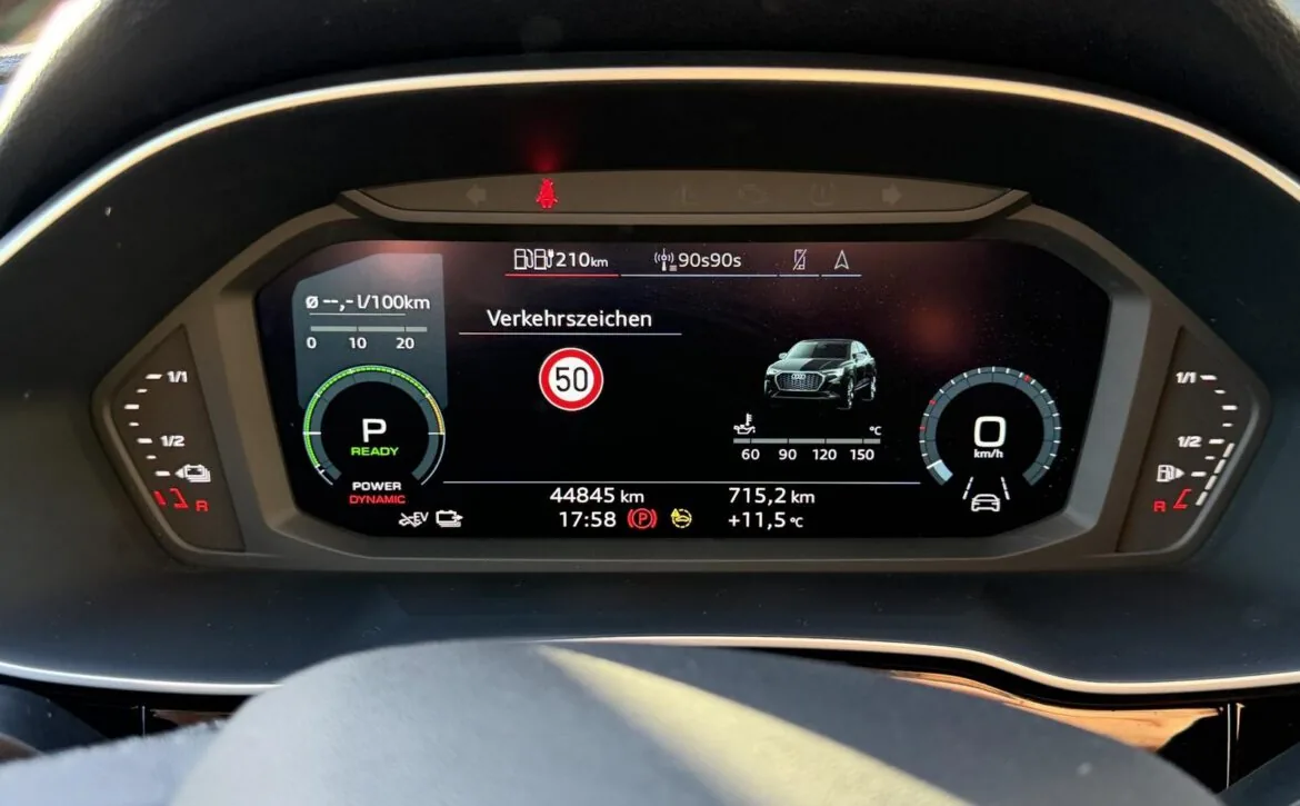 Audi Q3 45 TFSI e S line