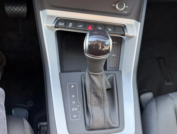 Audi Q3 45 TFSI e S line