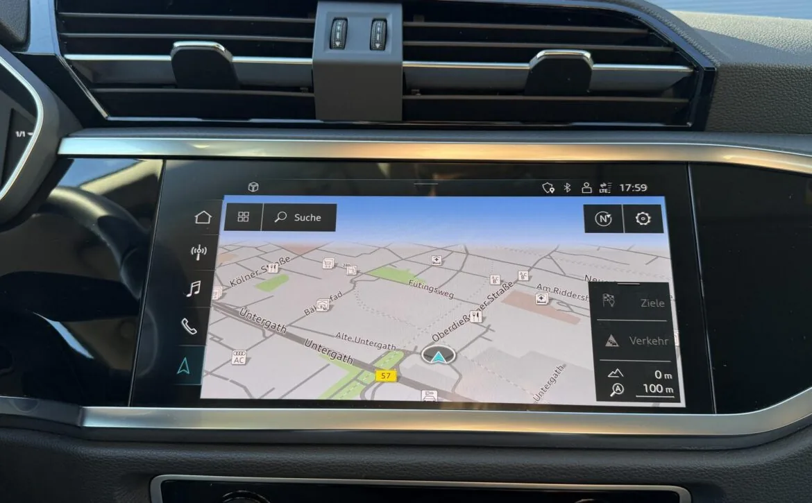 Audi Q3 45 TFSI e S line
