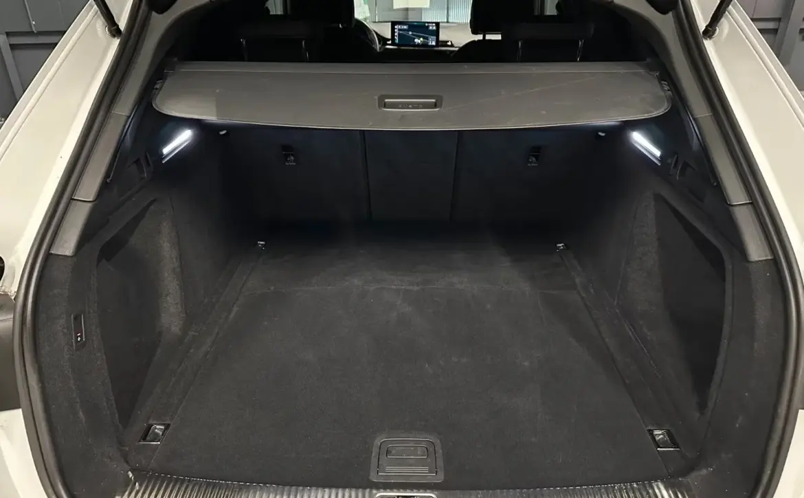 Audi A4 40 TDI S line