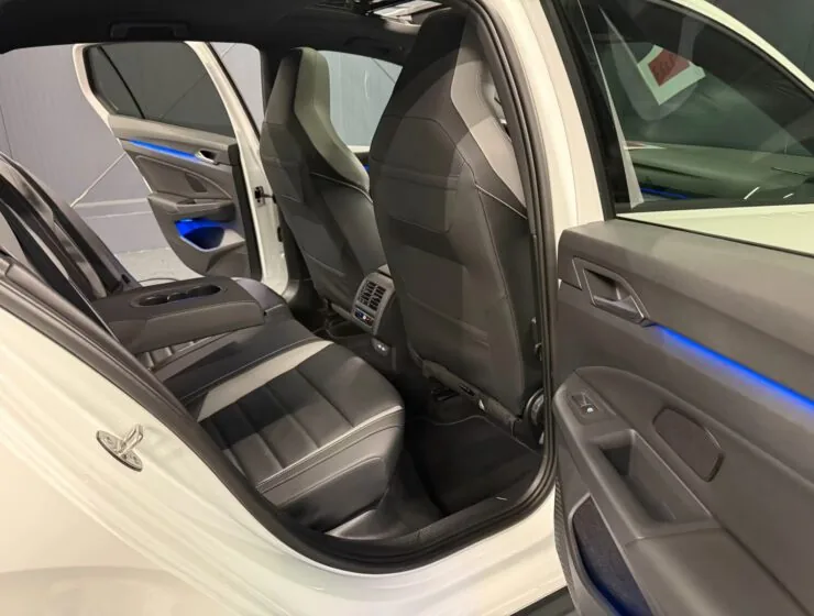Volkswagen Golf Premium