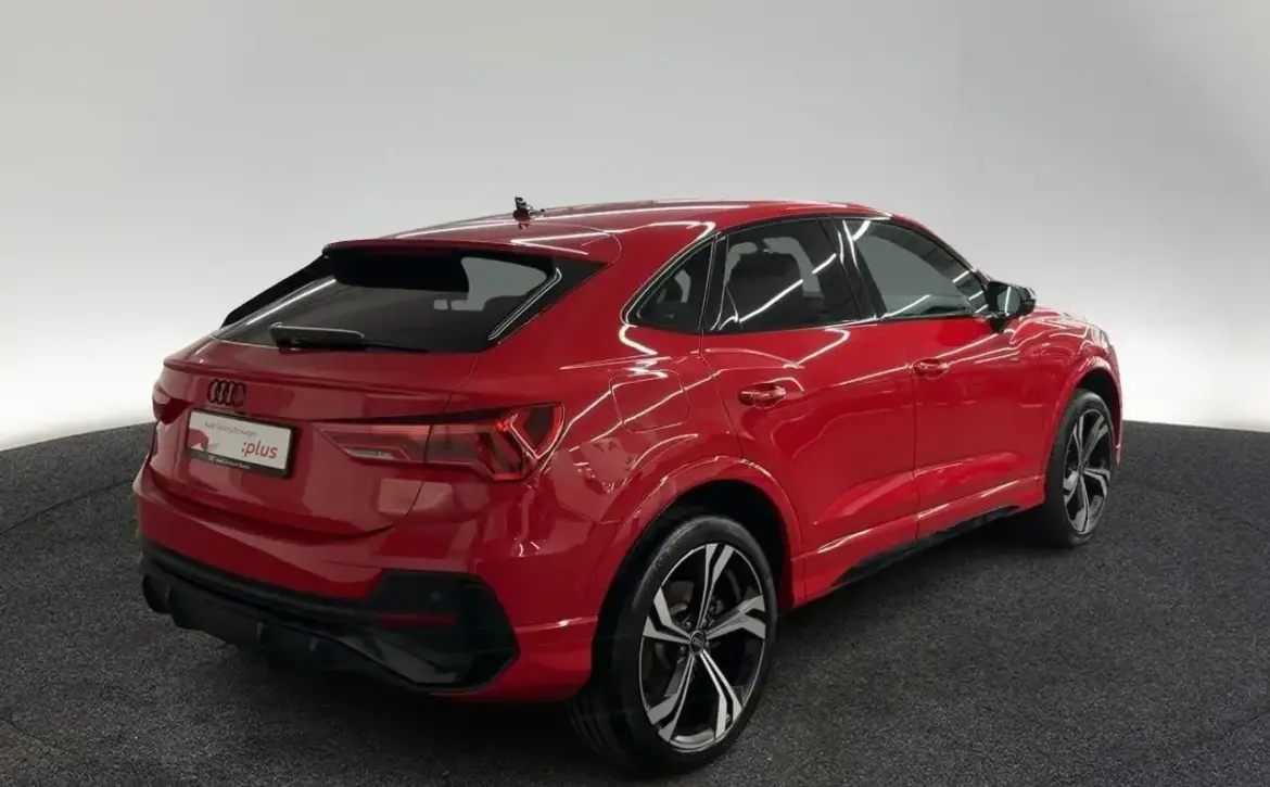 Audi Q3 45 TFSI e S line 45 TFSI e S tr. °K NA quattro
