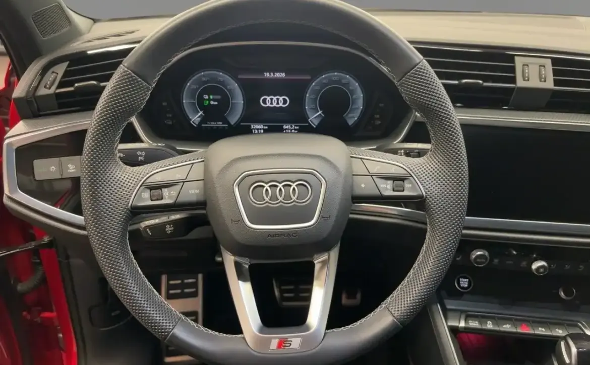 Audi Q3 45 TFSI e S line 45 TFSI e S tr. °K NA quattro