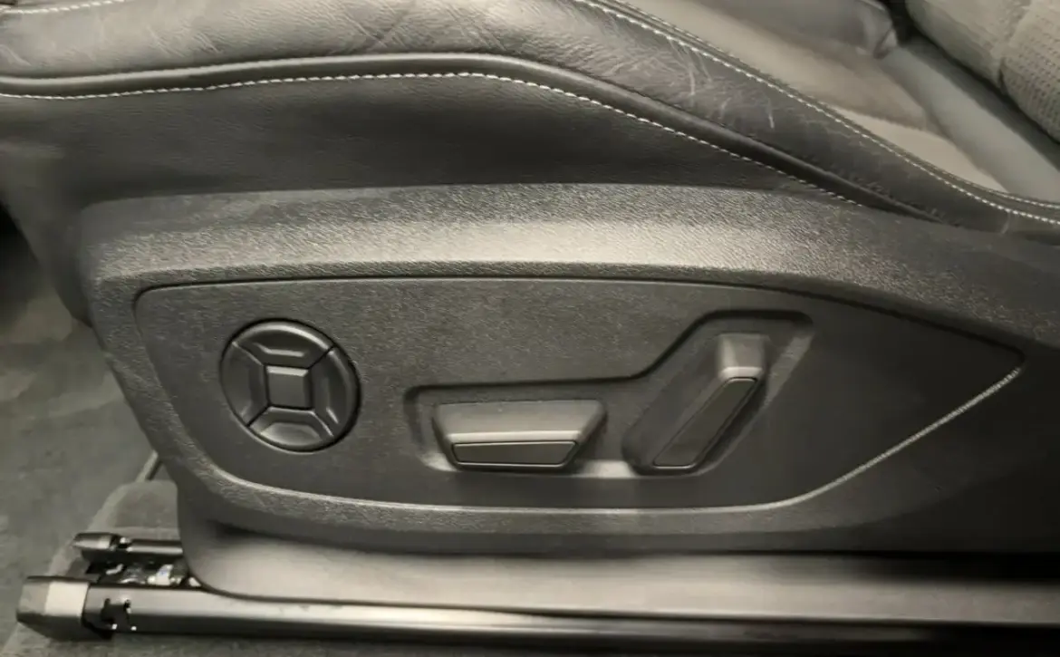 Audi Q3 45 TFSI e S line 45 TFSI e S tr. °K NA quattro